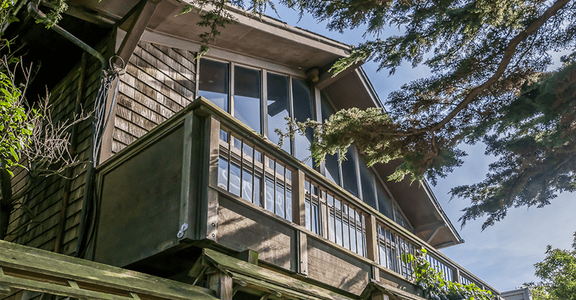 Interior view of an expired real estate listing in San Francisco